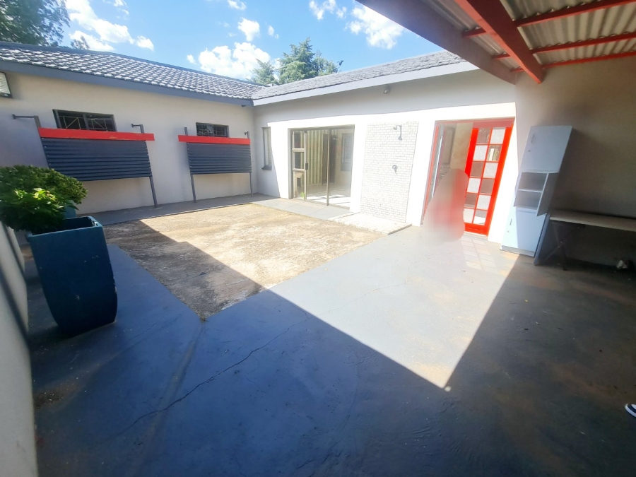 To Let 4 Bedroom Property for Rent in Raslouw Gauteng