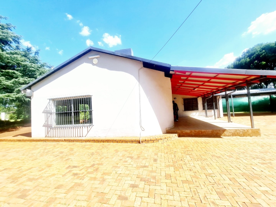 To Let 4 Bedroom Property for Rent in Raslouw Gauteng