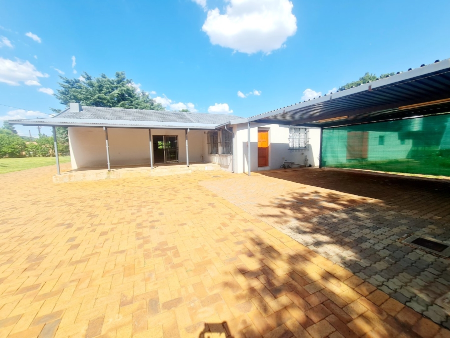 To Let 4 Bedroom Property for Rent in Raslouw Gauteng