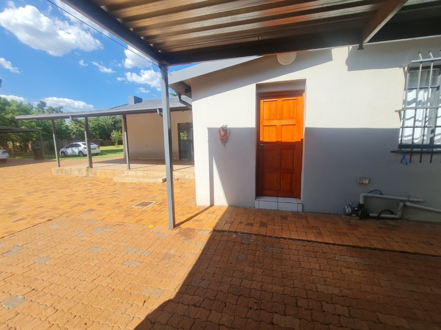 To Let 4 Bedroom Property for Rent in Raslouw Gauteng