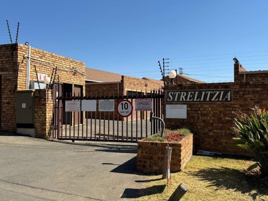 3 Bedroom Property for Sale in Restonvale A H Gauteng