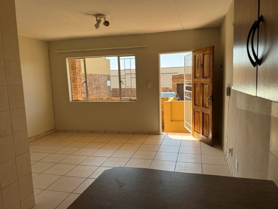 3 Bedroom Property for Sale in Restonvale A H Gauteng