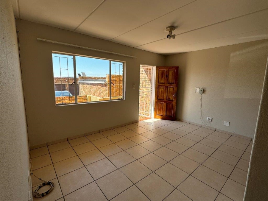 3 Bedroom Property for Sale in Restonvale A H Gauteng