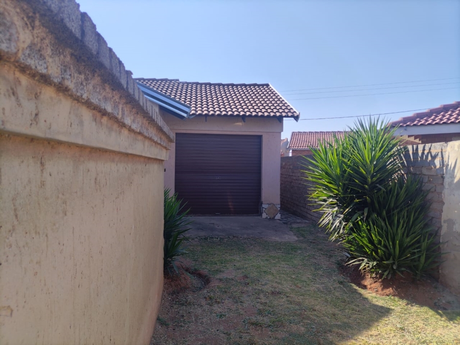 2 Bedroom Property for Sale in Leachville Gauteng