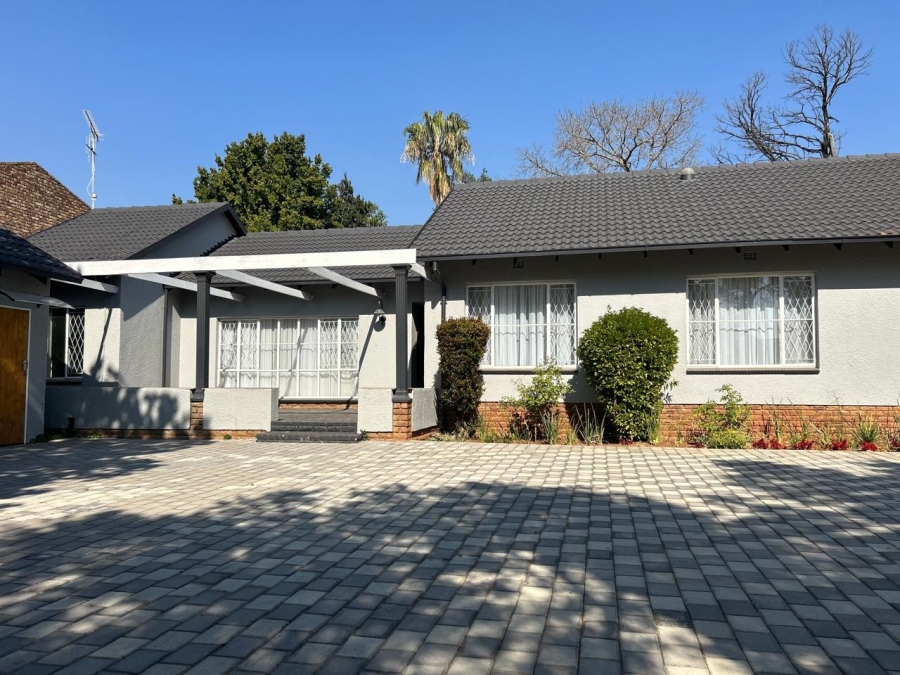 To Let 4 Bedroom Property for Rent in Noordwyk Gauteng