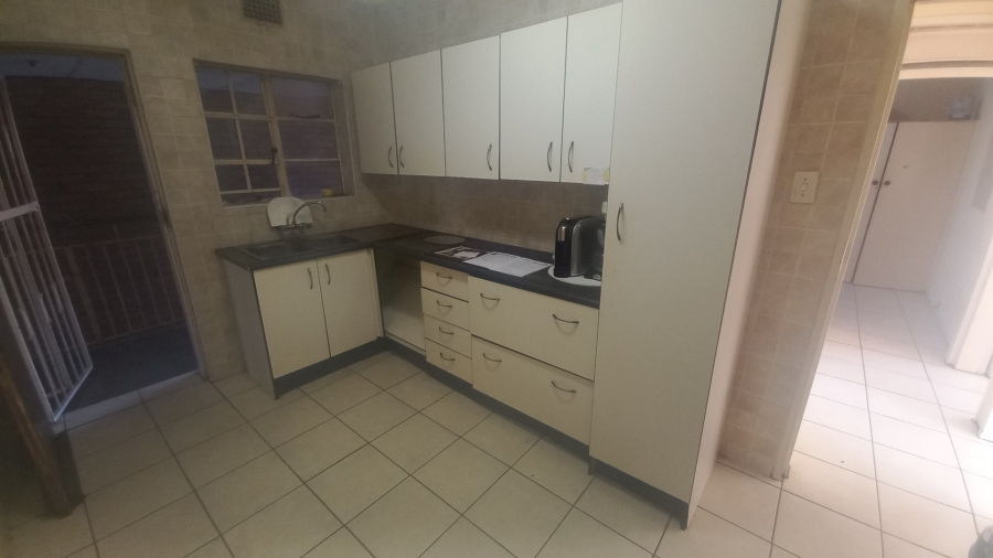 2 Bedroom Property for Sale in Lewisham Gauteng