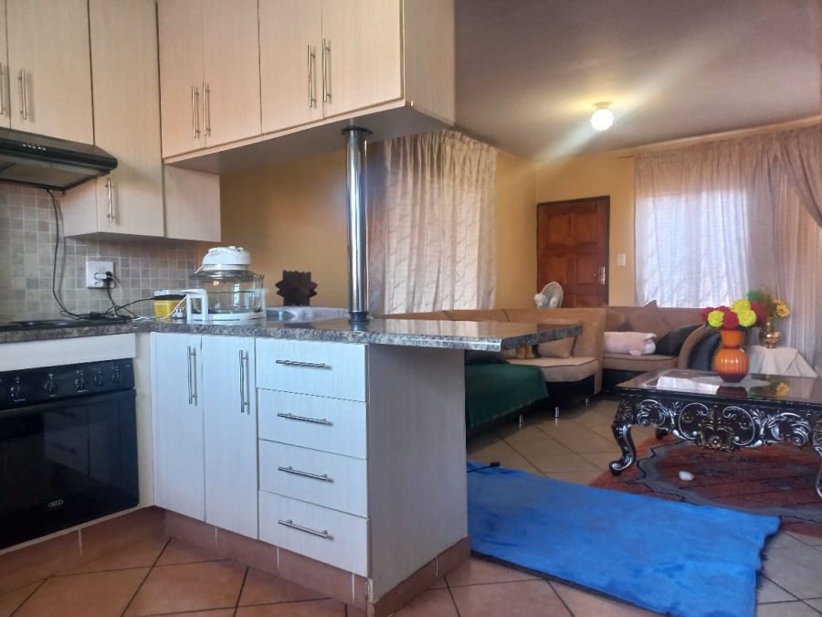 2 Bedroom Property for Sale in Lotus Gardens Gauteng