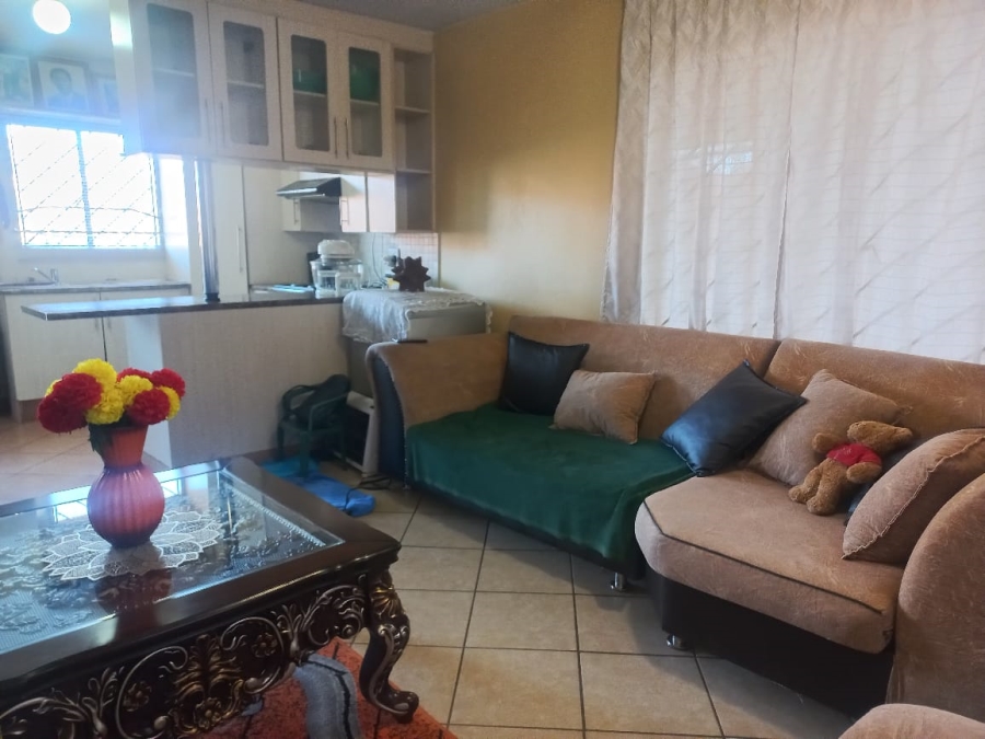 2 Bedroom Property for Sale in Lotus Gardens Gauteng