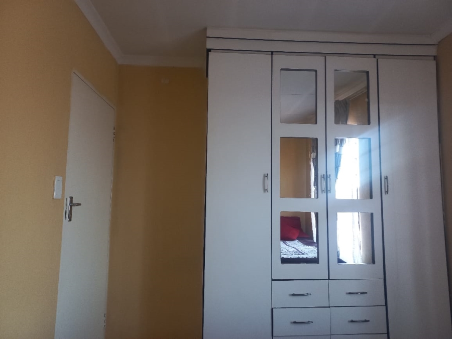 2 Bedroom Property for Sale in Lotus Gardens Gauteng