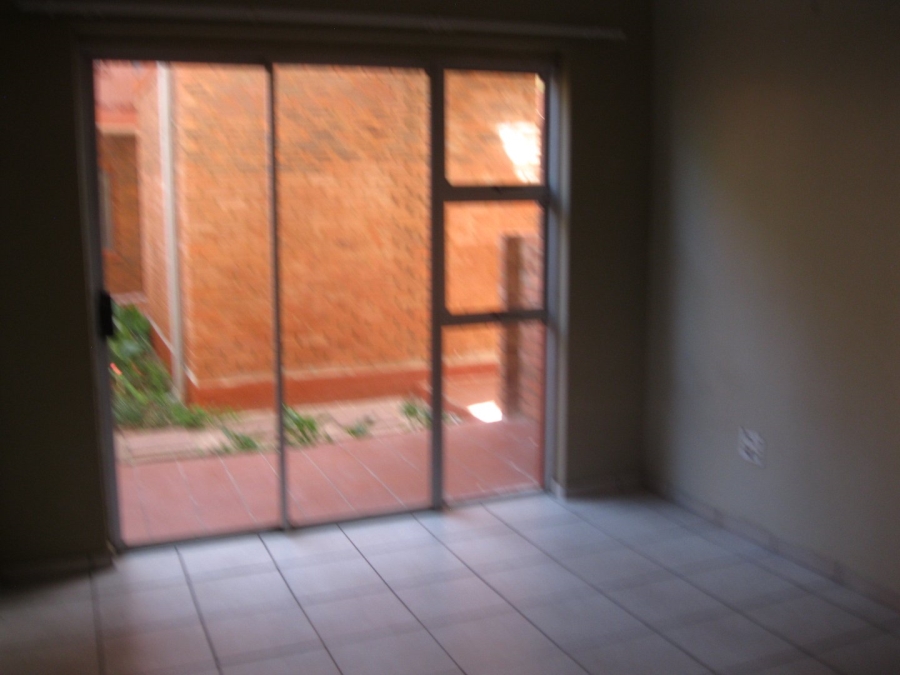 To Let 1 Bedroom Property for Rent in Riviera Gauteng