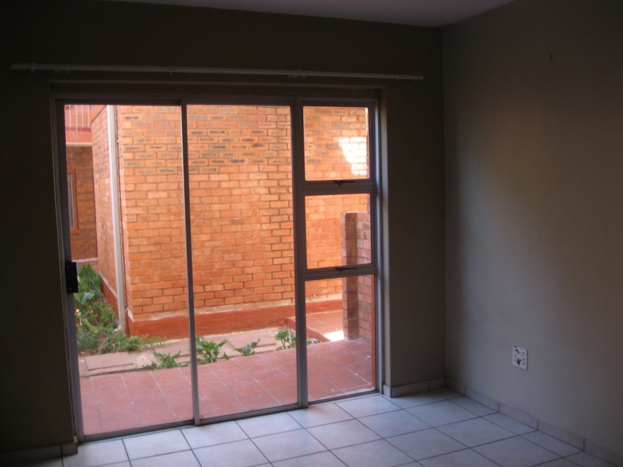 To Let 1 Bedroom Property for Rent in Riviera Gauteng