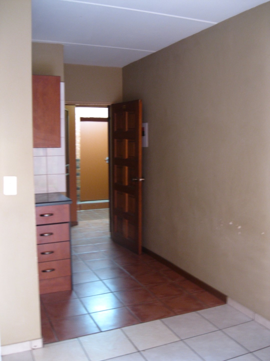 To Let 1 Bedroom Property for Rent in Riviera Gauteng