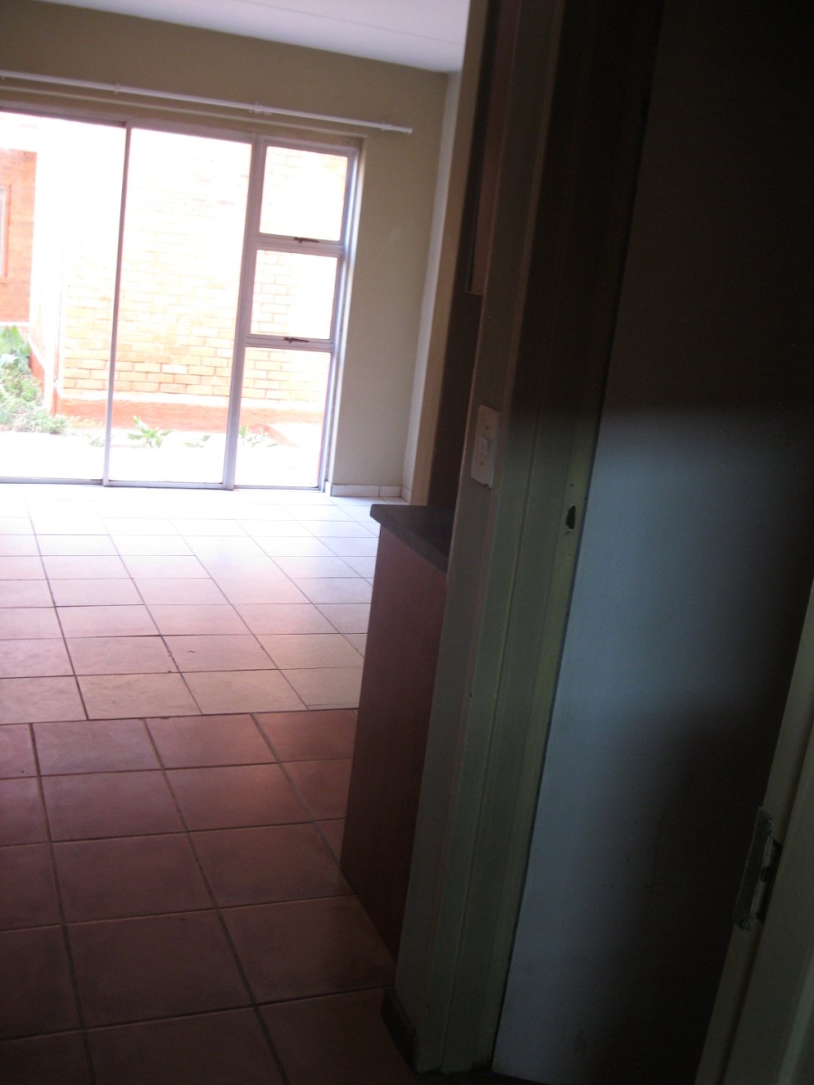 To Let 1 Bedroom Property for Rent in Riviera Gauteng