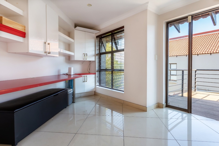 To Let 4 Bedroom Property for Rent in Northcliff Gauteng