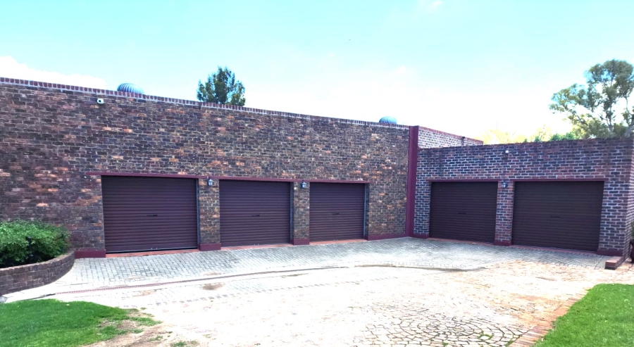 4 Bedroom Property for Sale in Glen Austin Gauteng