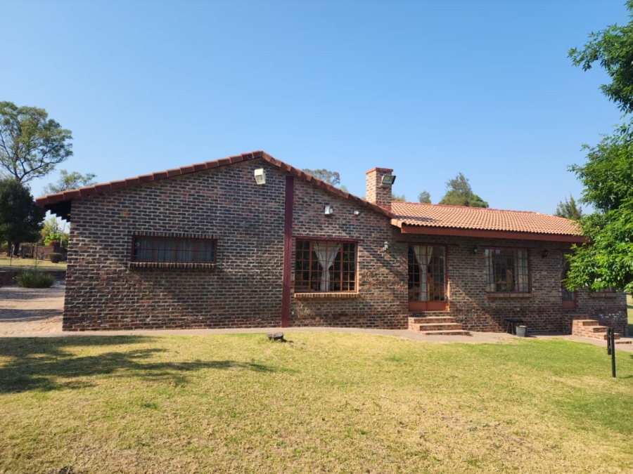 4 Bedroom Property for Sale in Glen Austin Gauteng