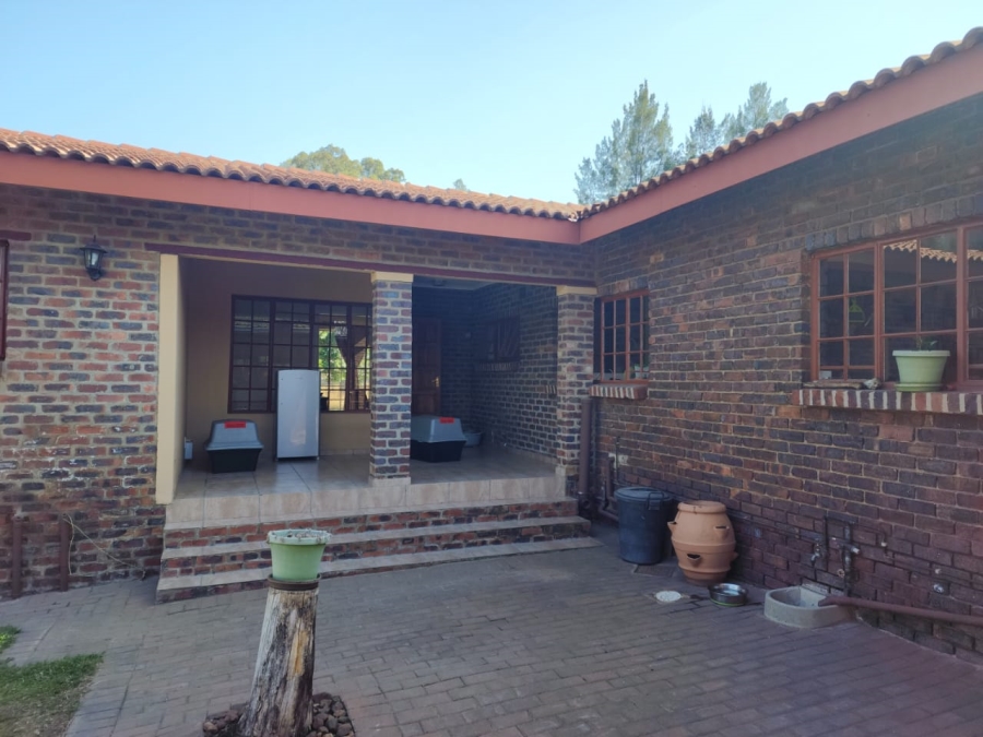 4 Bedroom Property for Sale in Glen Austin Gauteng