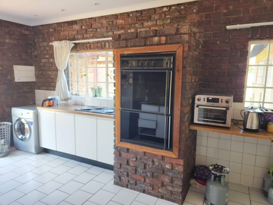 4 Bedroom Property for Sale in Glen Austin Gauteng