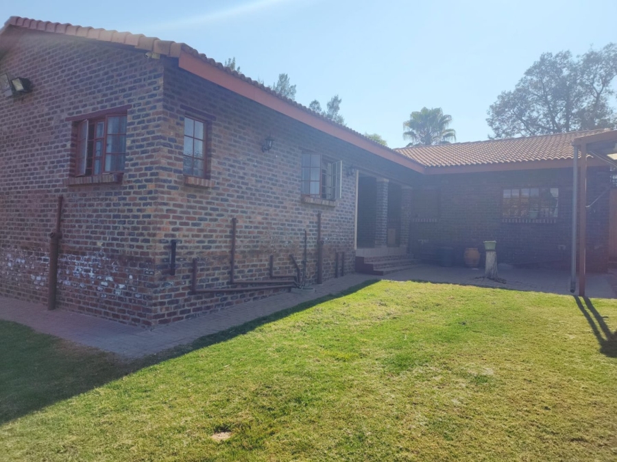 4 Bedroom Property for Sale in Glen Austin Gauteng