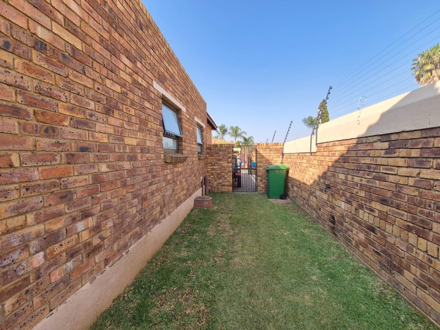 2 Bedroom Property for Sale in Meyersdal Gauteng