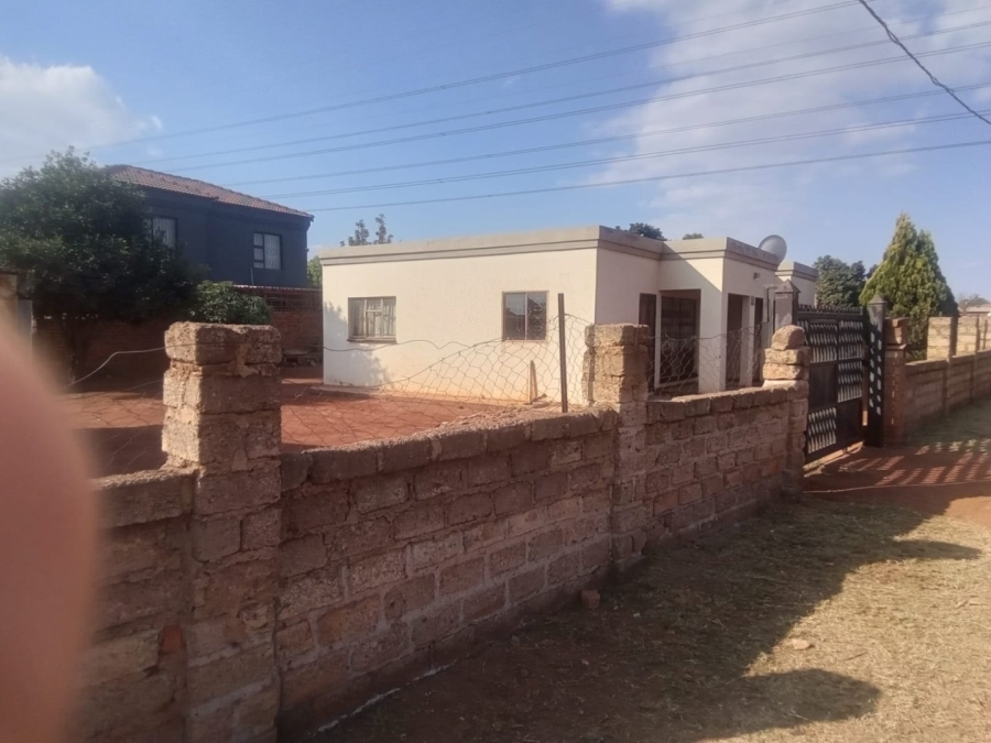 2 Bedroom Property for Sale in Soshanguve East Ext 4 Gauteng