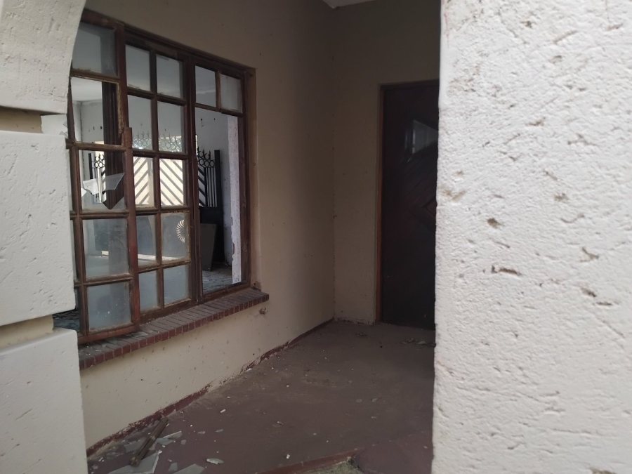 4 Bedroom Property for Sale in Soshanguve FF Gauteng