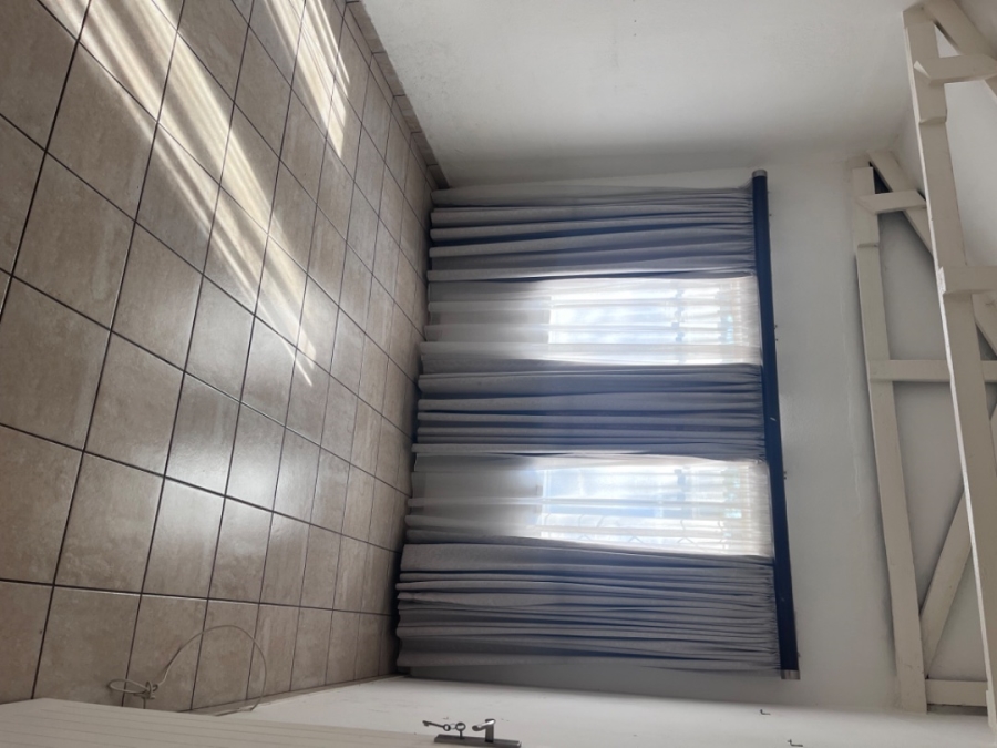 To Let  Bedroom Property for Rent in Fairlead Gauteng
