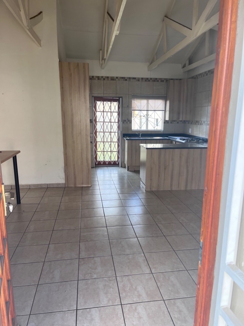 To Let  Bedroom Property for Rent in Fairlead Gauteng