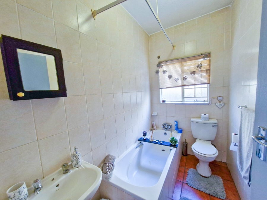 2 Bedroom Property for Sale in Willow Park Manor Gauteng