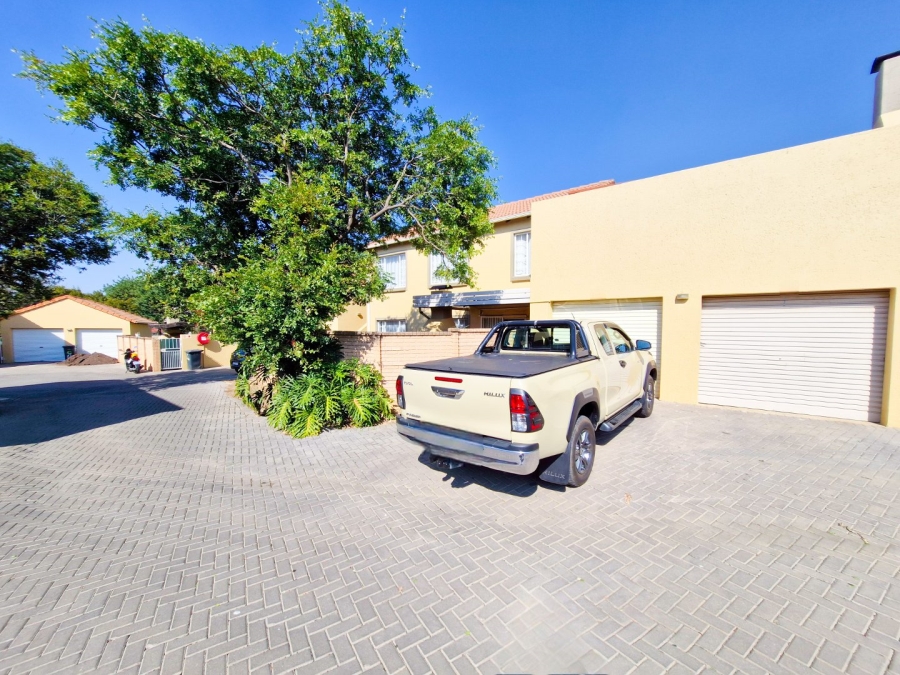 2 Bedroom Property for Sale in Willow Park Manor Gauteng