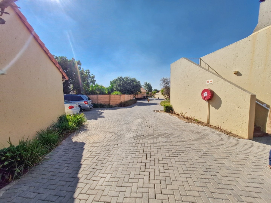 2 Bedroom Property for Sale in Willow Park Manor Gauteng