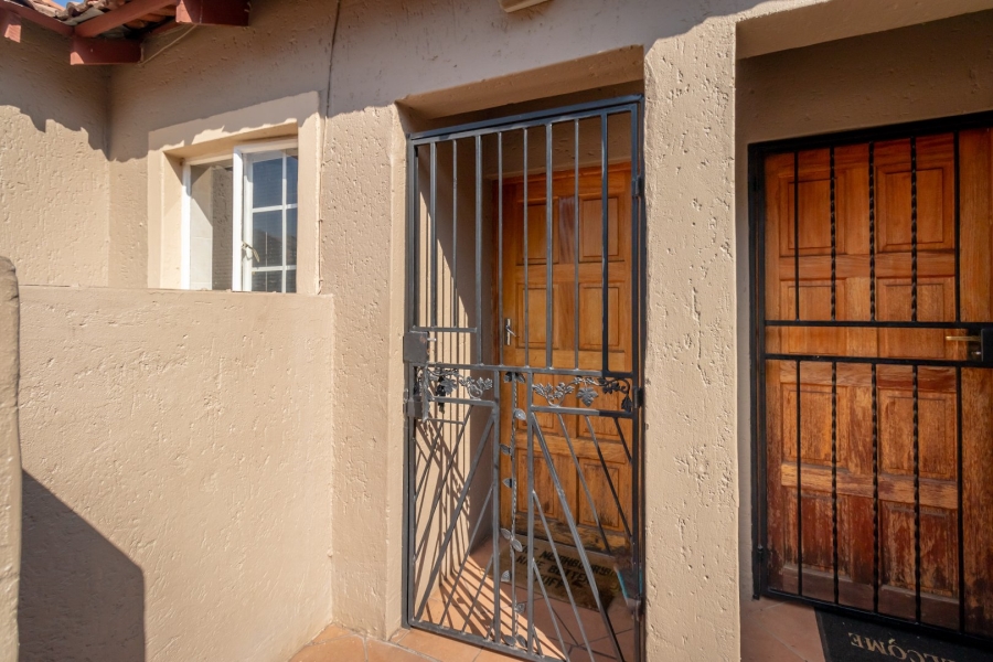 2 Bedroom Property for Sale in Wilgeheuwel Gauteng