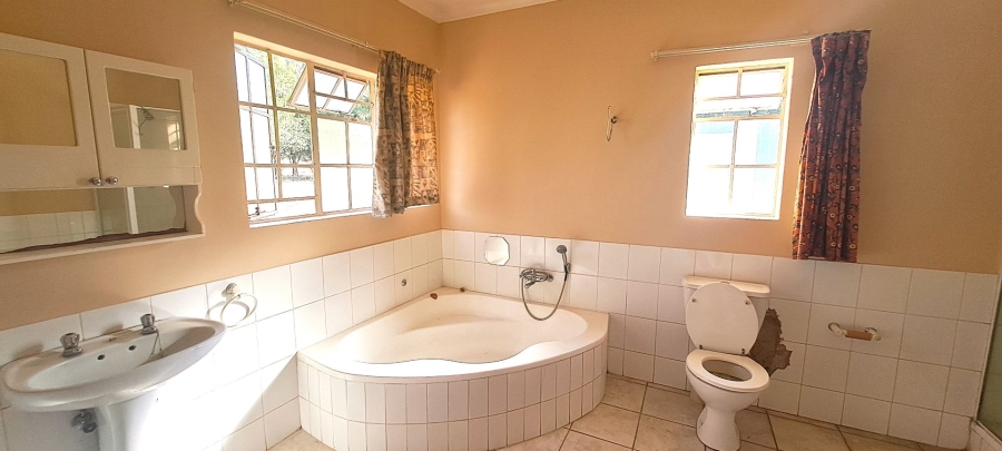 To Let 3 Bedroom Property for Rent in Glen Austin Gauteng