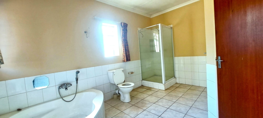 To Let 3 Bedroom Property for Rent in Glen Austin Gauteng