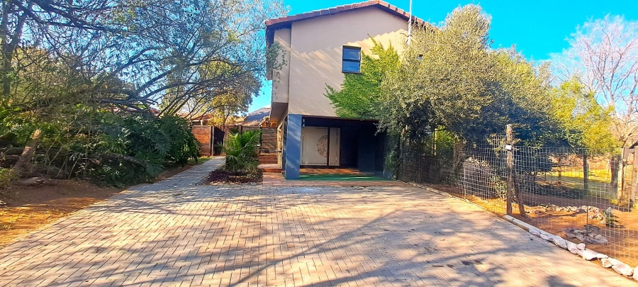 To Let 2 Bedroom Property for Rent in Glen Austin Gauteng