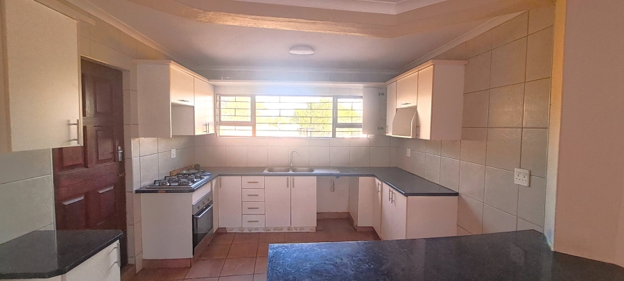 To Let 2 Bedroom Property for Rent in Glen Austin Gauteng