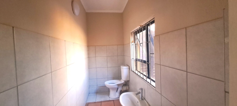 To Let 2 Bedroom Property for Rent in Glen Austin Gauteng