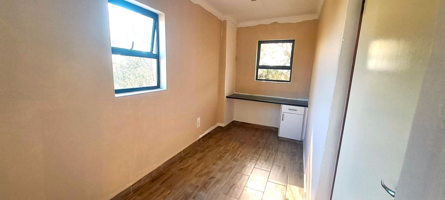 To Let 2 Bedroom Property for Rent in Glen Austin Gauteng