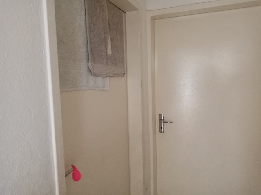 To Let 1 Bedroom Property for Rent in Brixton Gauteng