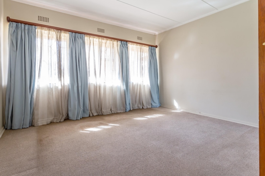  Bedroom Property for Sale in Petervale Gauteng