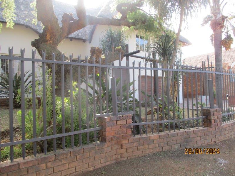 4 Bedroom Property for Sale in Suiderberg Gauteng