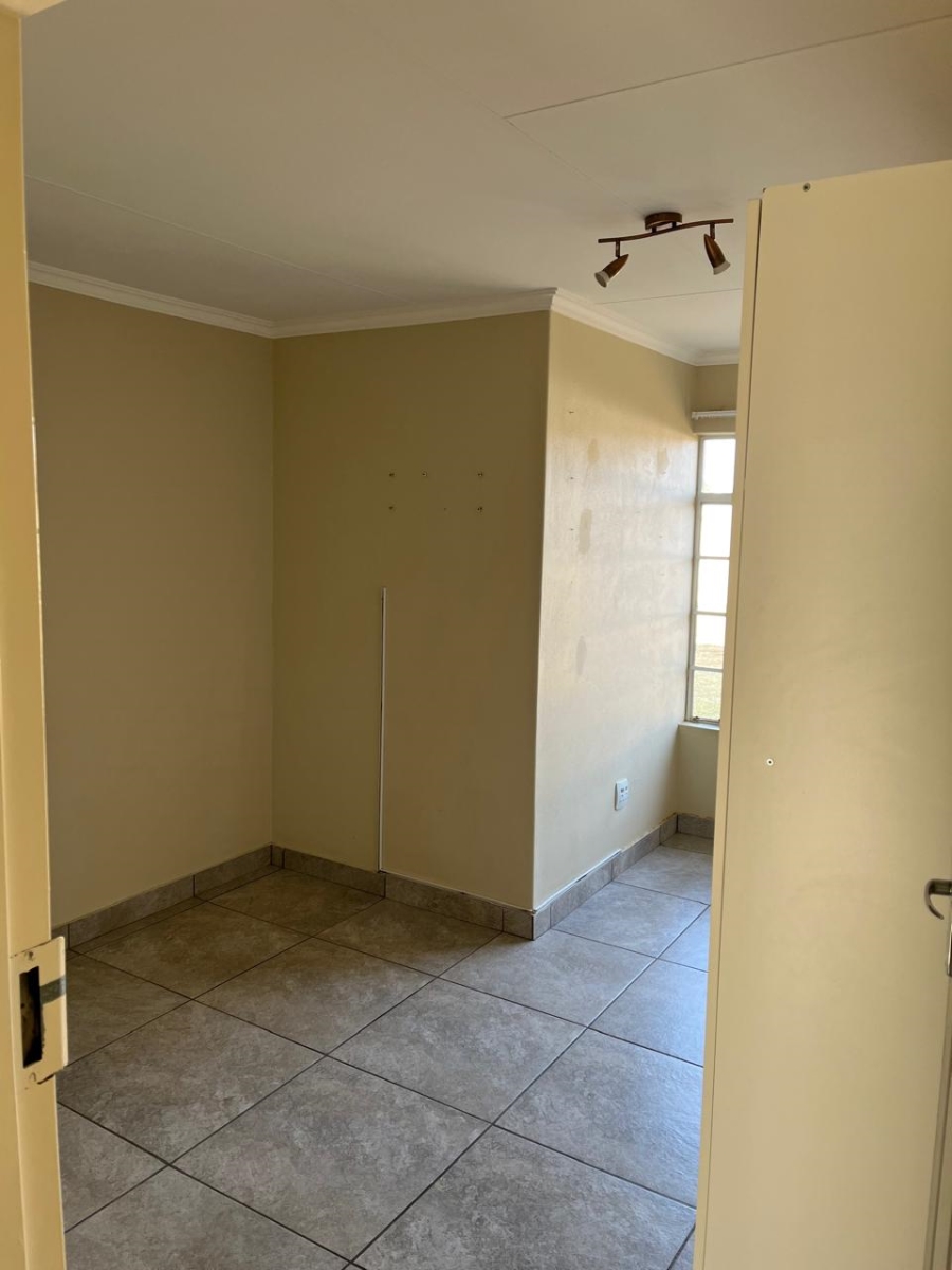 To Let 3 Bedroom Property for Rent in Cilvale AH Gauteng