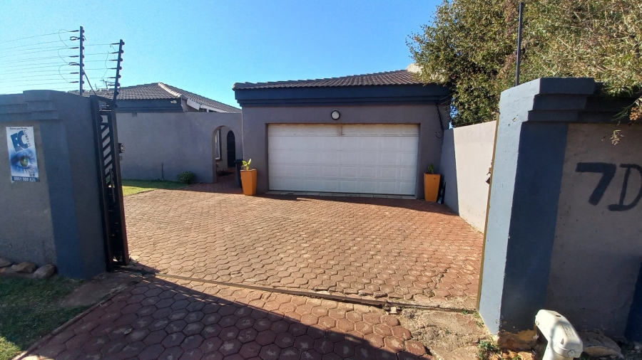 3 Bedroom Property for Sale in Witpoortjie Gauteng