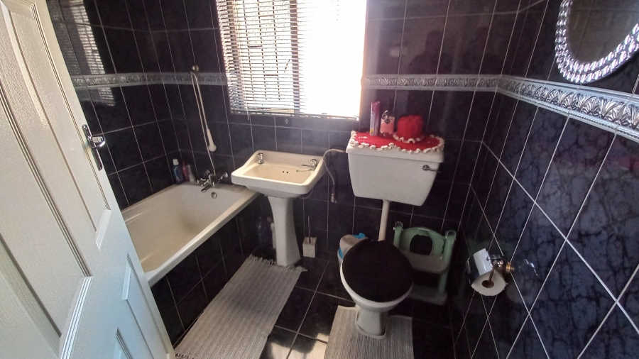 3 Bedroom Property for Sale in Witpoortjie Gauteng