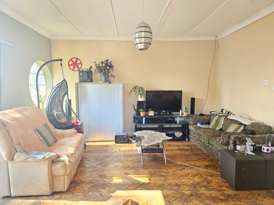 3 Bedroom Property for Sale in Fontainebleau Gauteng