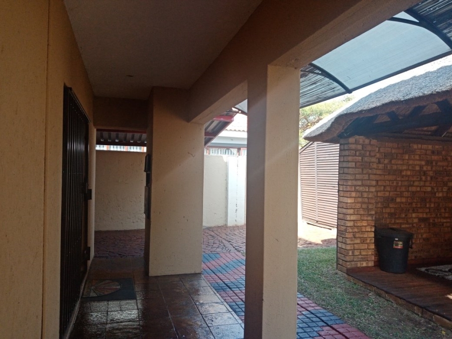 To Let 3 Bedroom Property for Rent in Theresa Park Gauteng