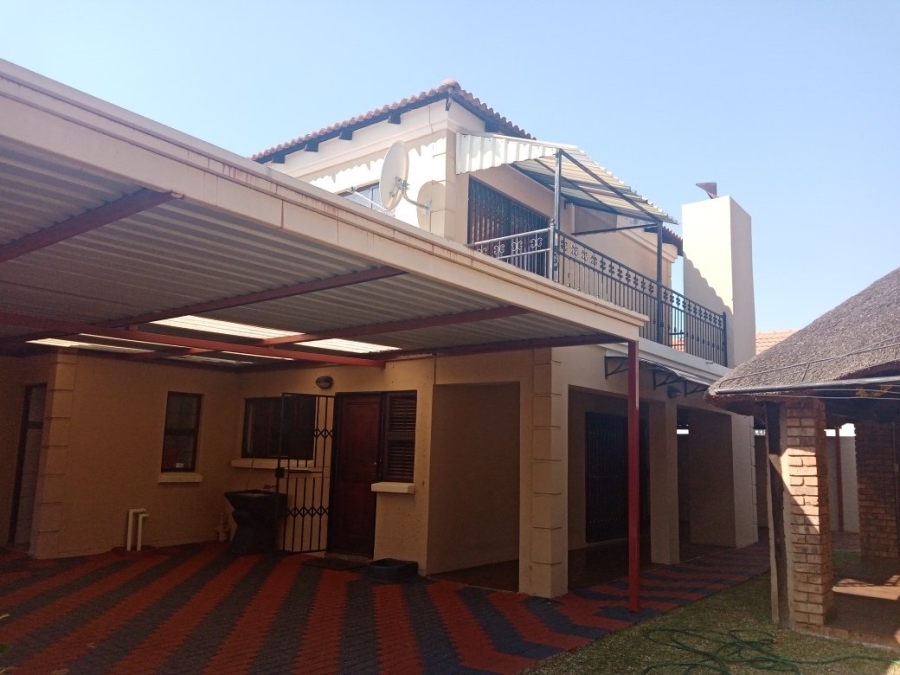 To Let 3 Bedroom Property for Rent in Theresa Park Gauteng