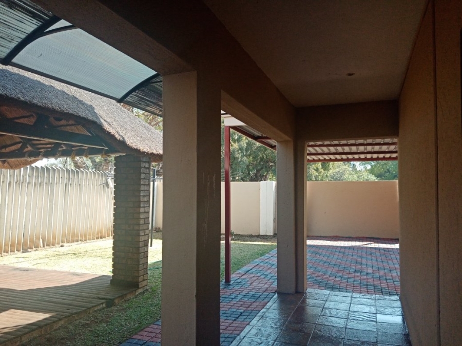 To Let 3 Bedroom Property for Rent in Theresa Park Gauteng