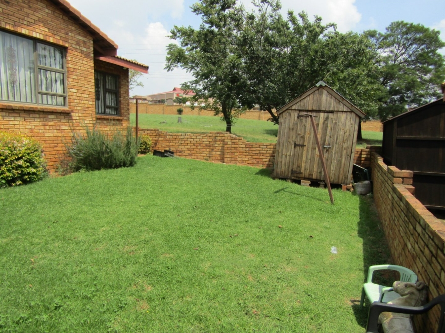 To Let 3 Bedroom Property for Rent in Mondeor Gauteng