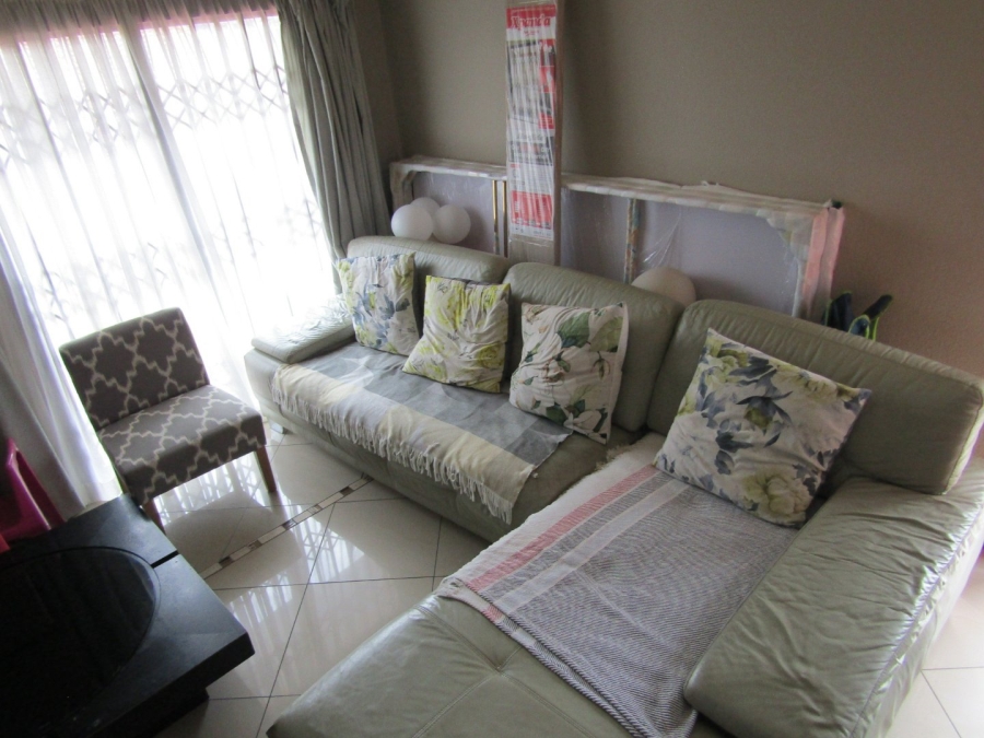 To Let 3 Bedroom Property for Rent in Mondeor Gauteng